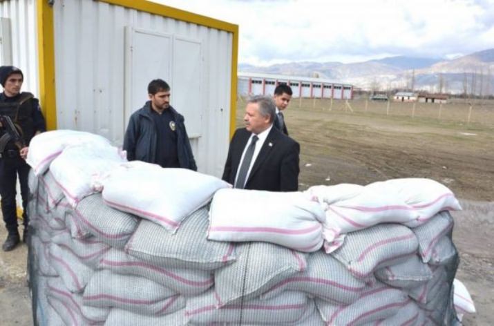 Vali Kahraman, Trafik Polislerinin Yol Kontrolü Uygulamasında İncelemelerde Bulundu